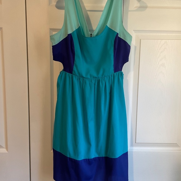 ROXY Cut Out Summer Mini  Dress / Spirit Dress - Picture 3 of 7